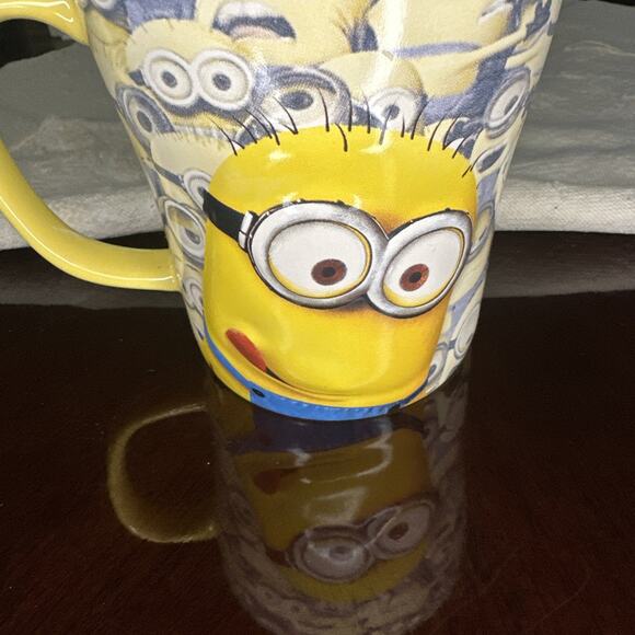 Despicable Me Coffee Cup Mug Universal Studios Minion Mayhem Yellow 3D Design - Picture 5 of 10